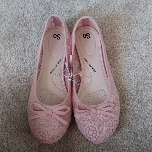 Shoe - Picture 2 of 8